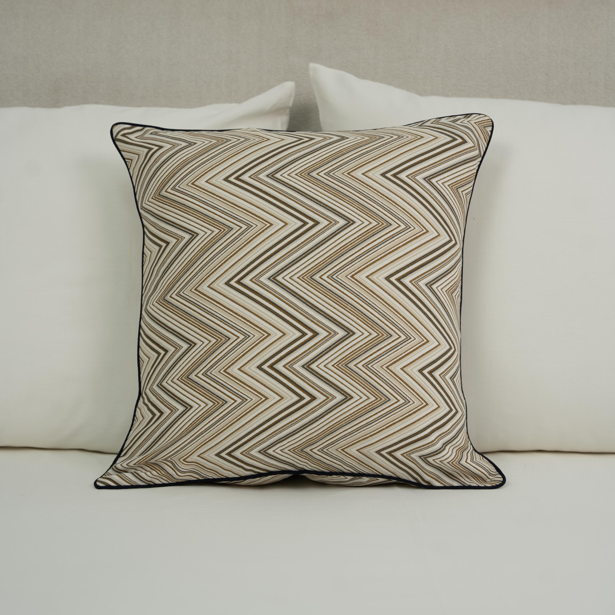 Zyra Pillows & Cushions