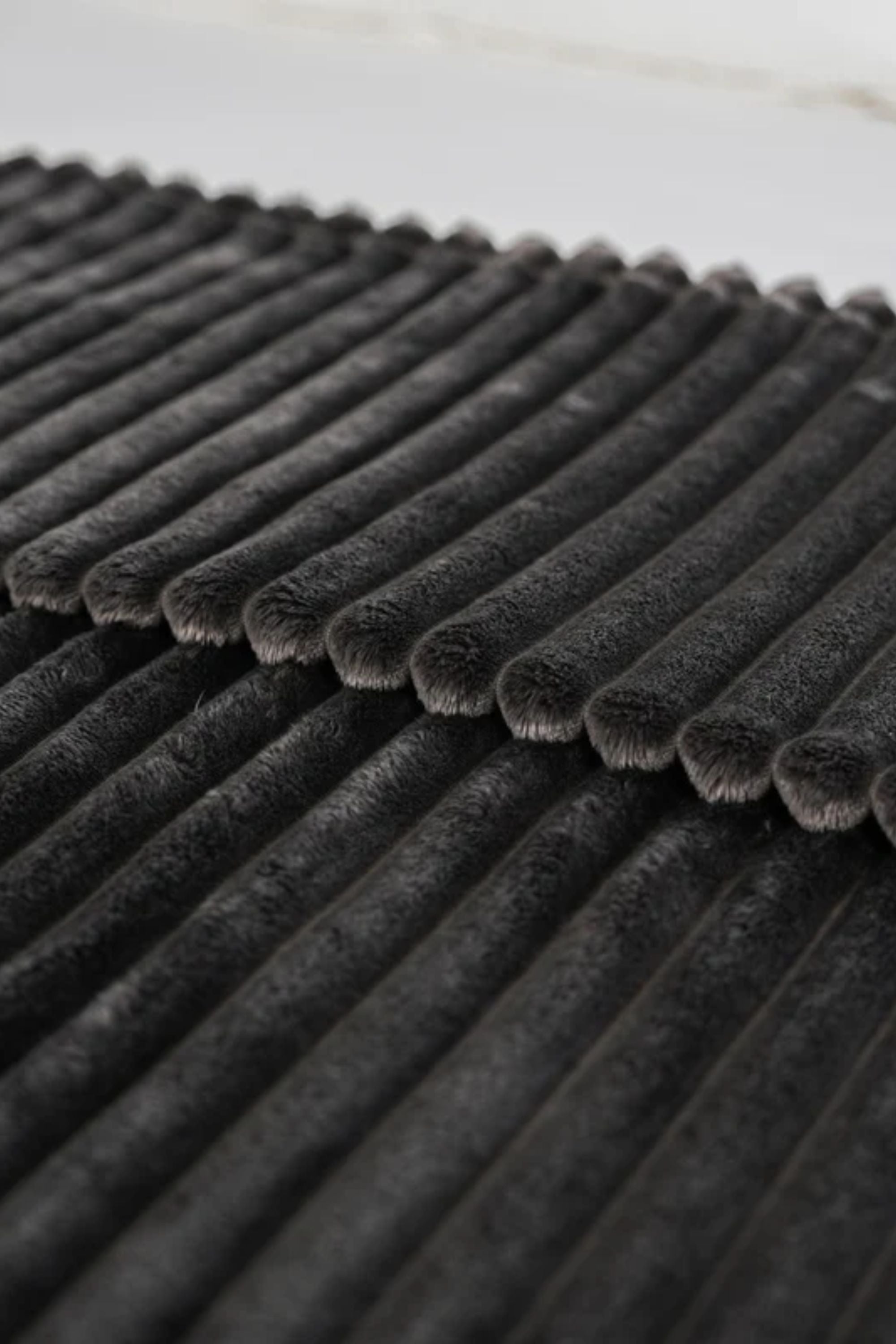 #color_charcoal grey