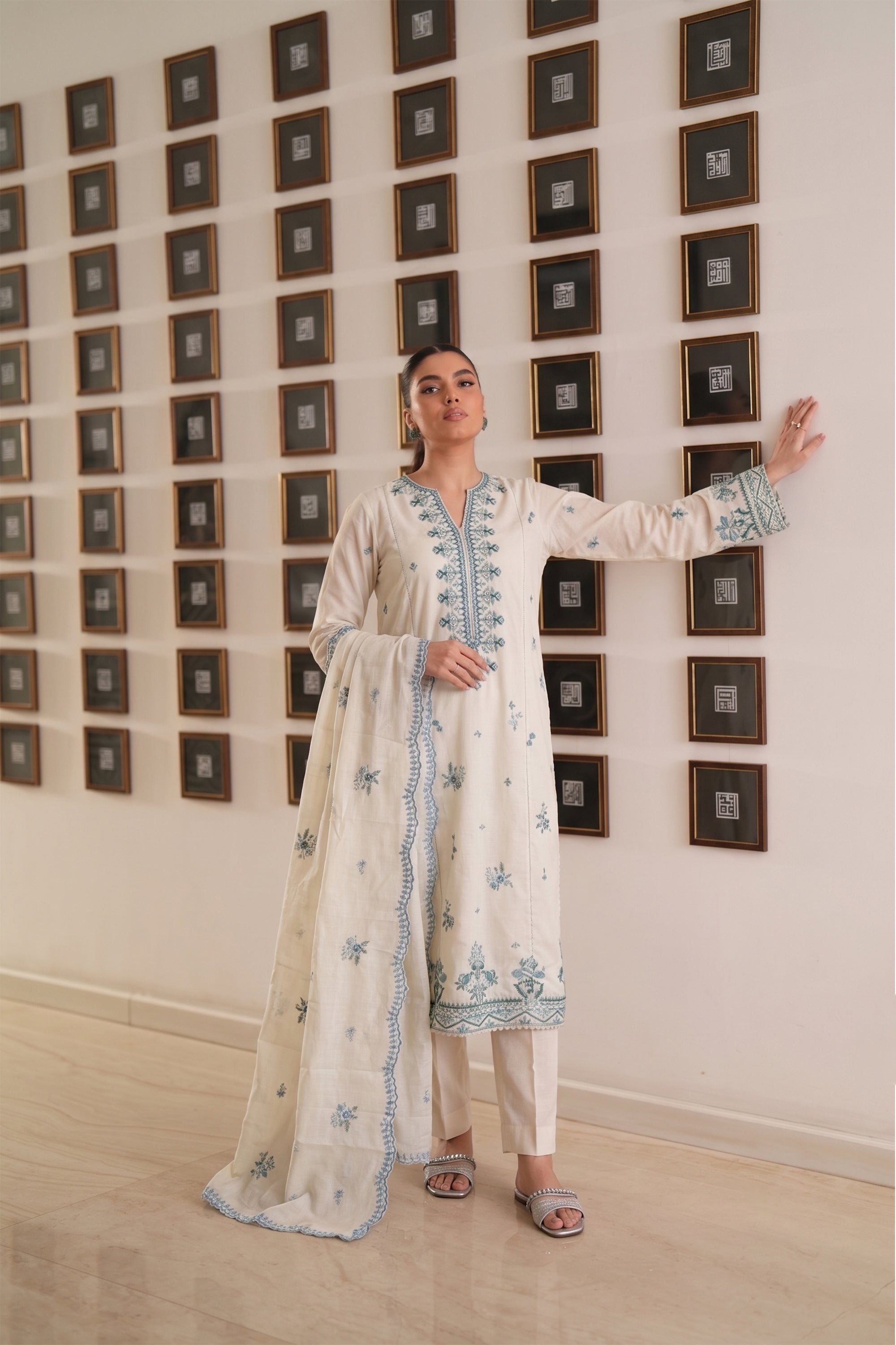 Ivory Suzani - Luxury Lawn Suit