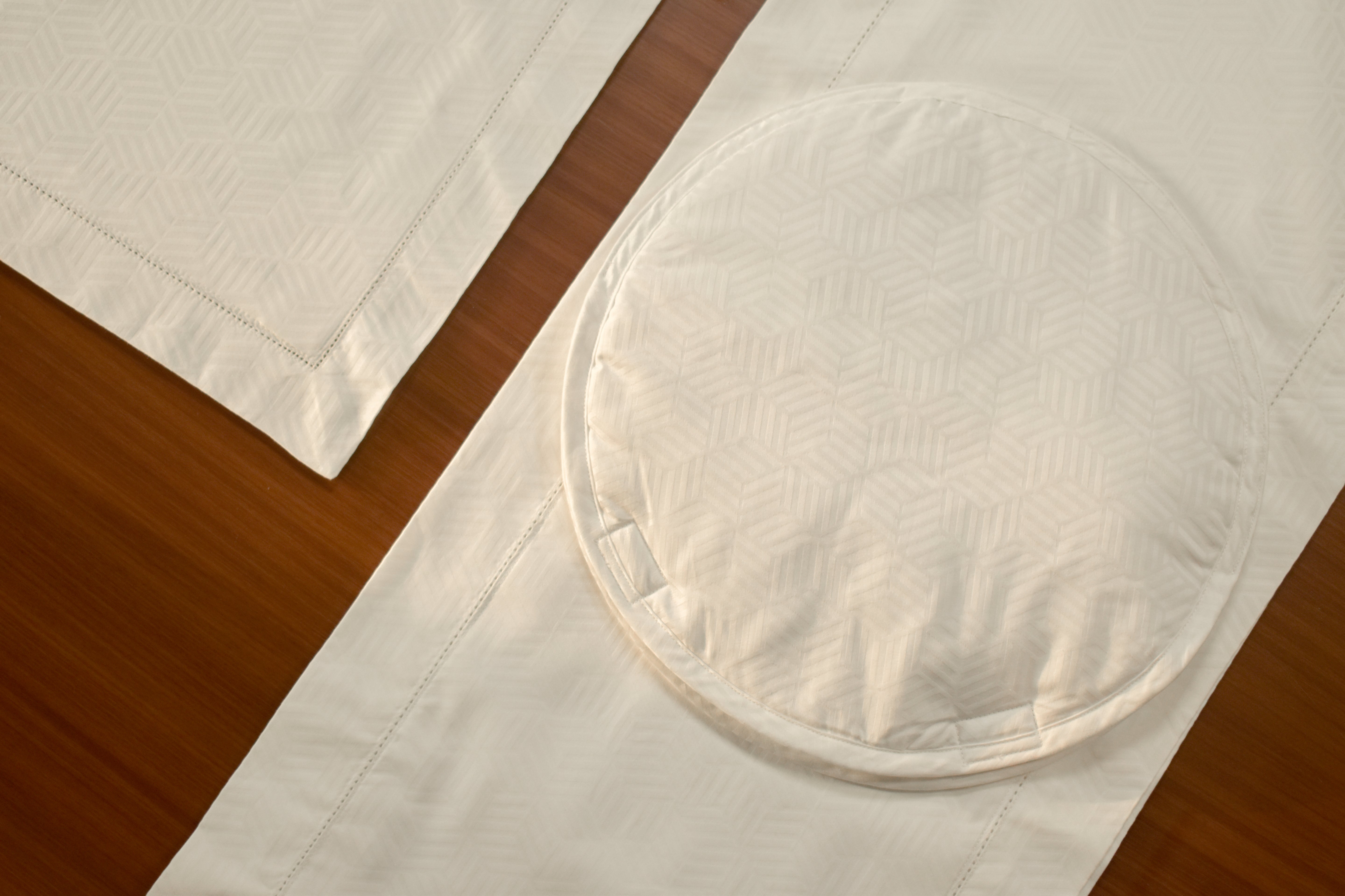 Jacquard Roti Cover Luxe-Edition