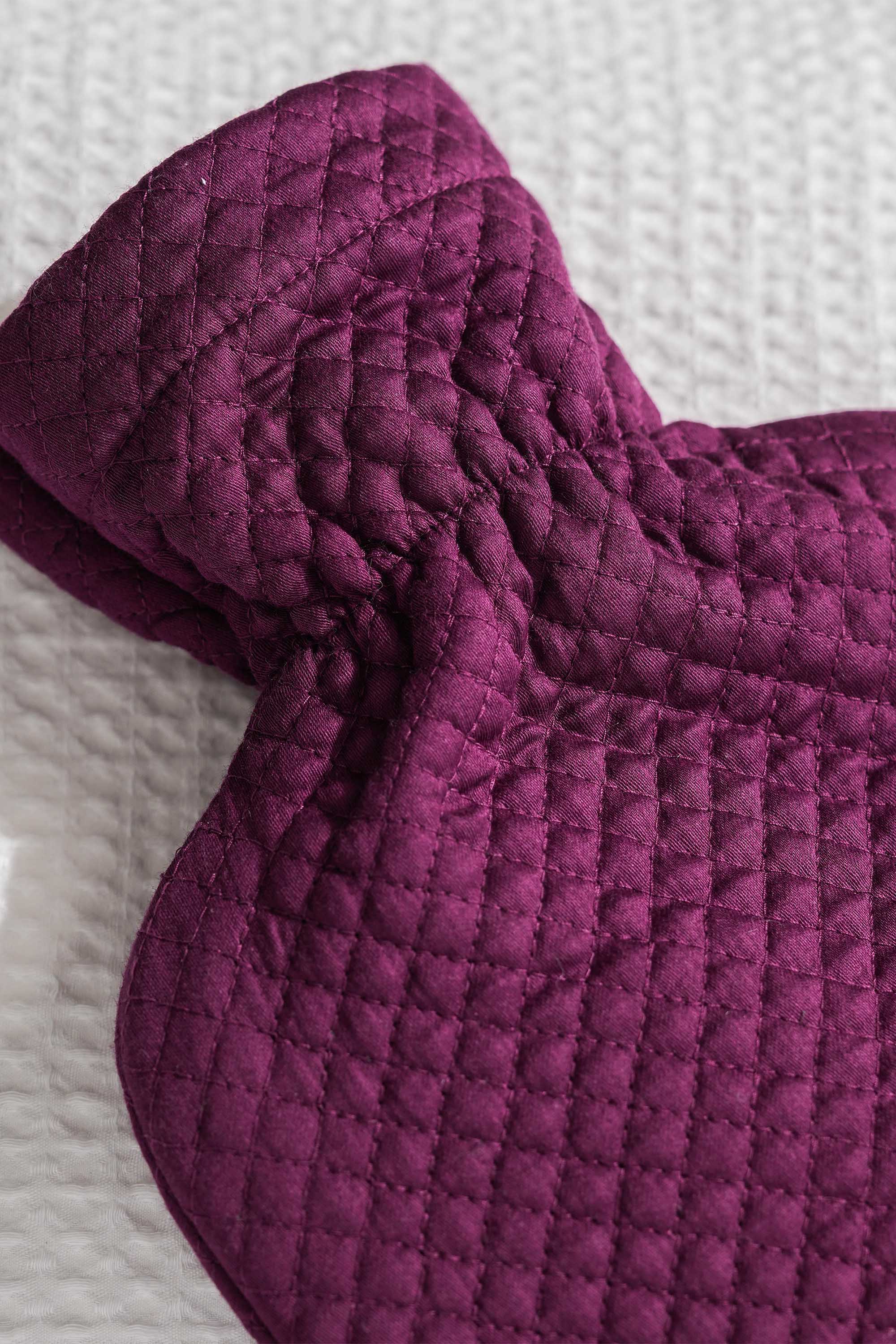 #color_plum