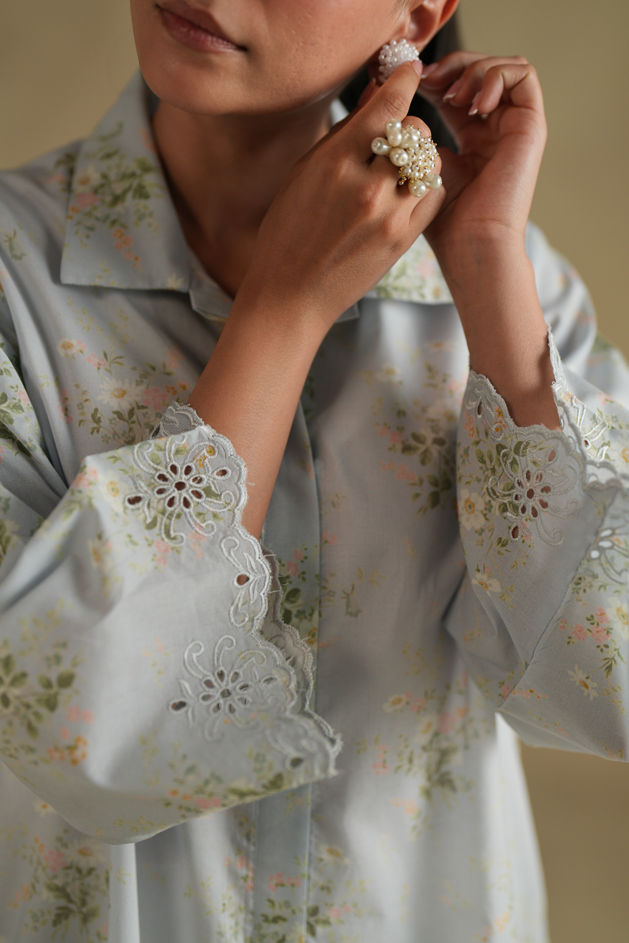 Zephyr Embroidered Kurta
