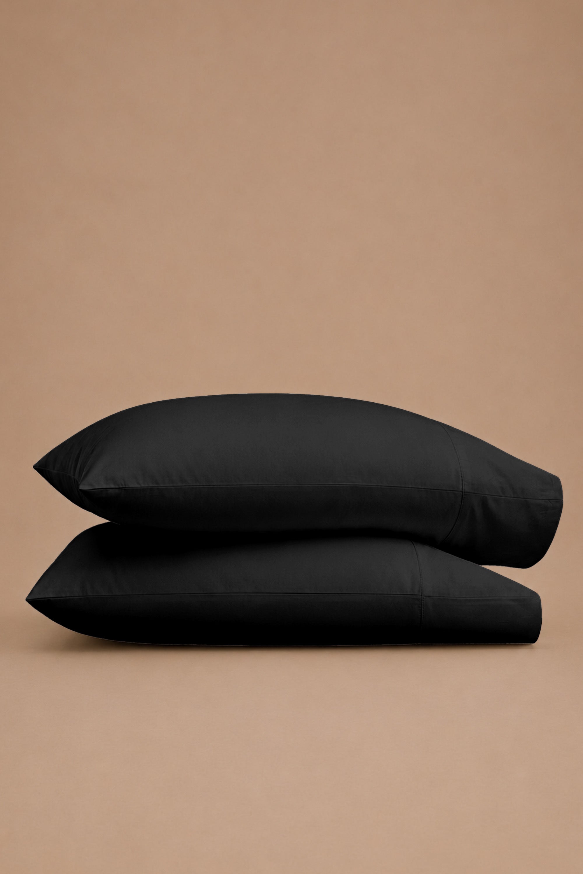 T200 Black Pillowcases