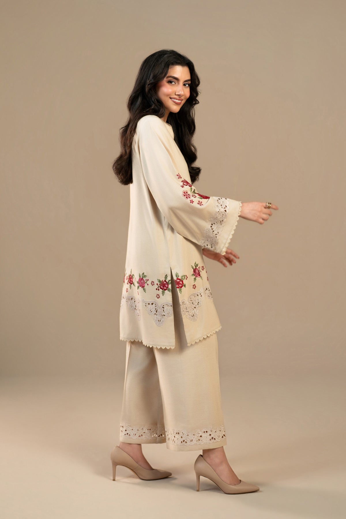 Ivory Rouge Karandi Set