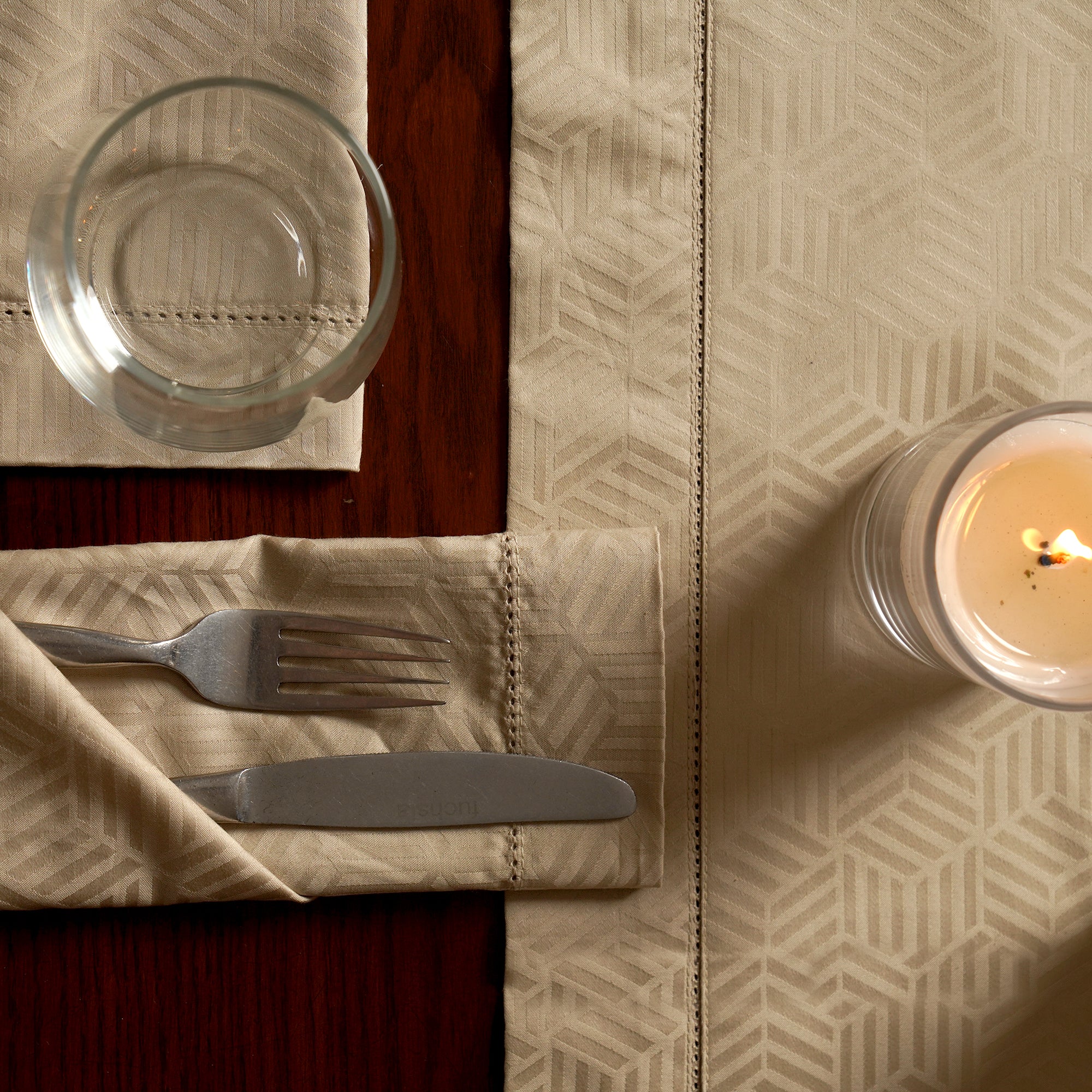 Jacquard Table Runner Luxe-Edition