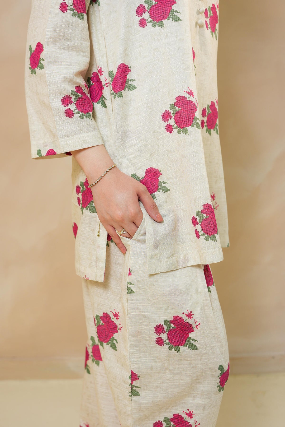 Thread Bloom Khaddar Set