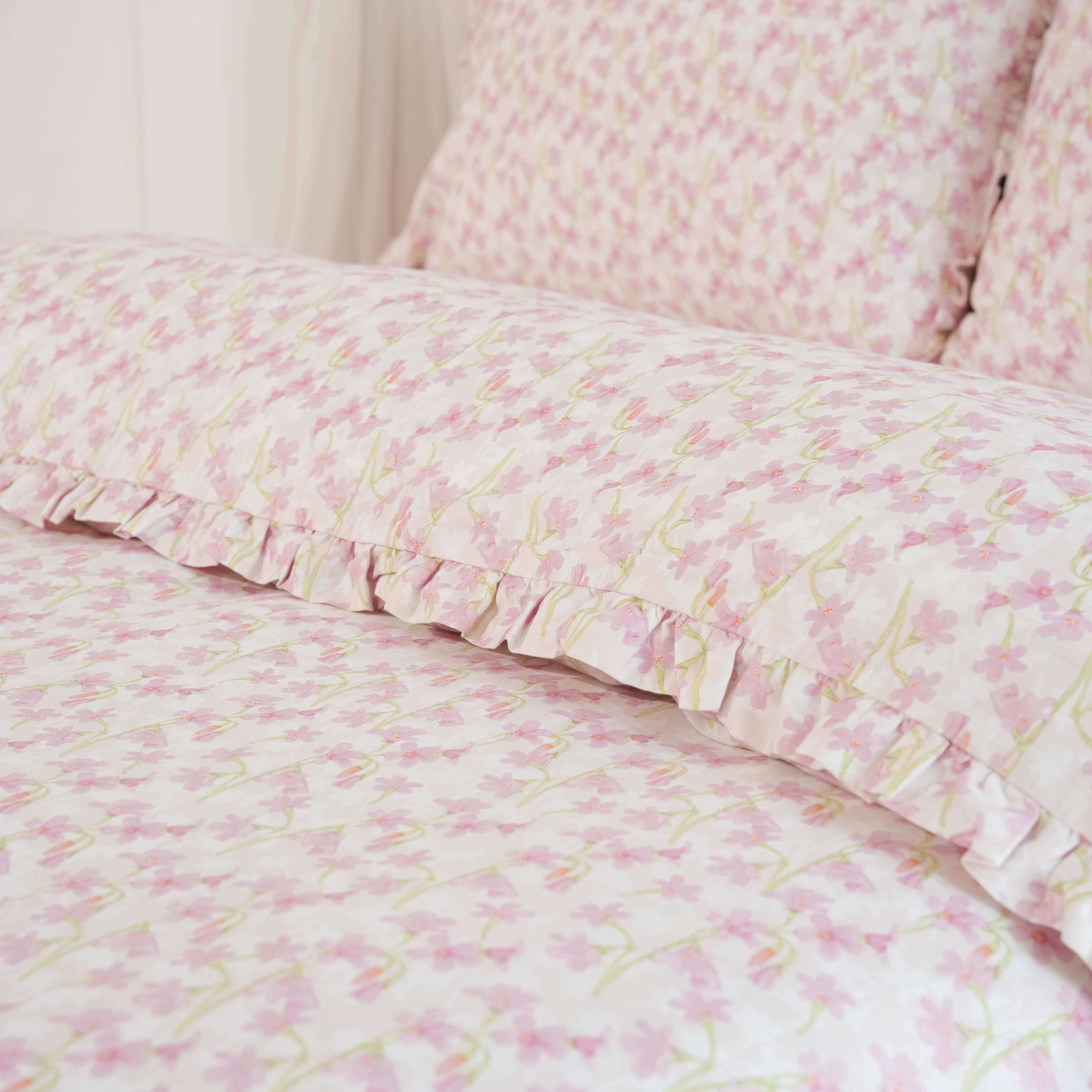 Nyra Bed Sheet Set
