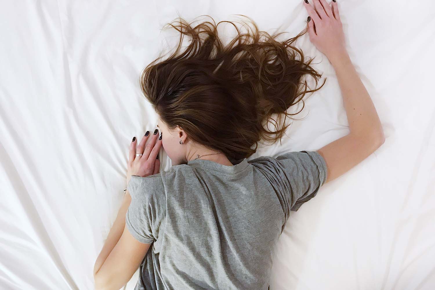 IS YOUR BEDDING THE REASON FOR YOUR NIGHT SWEATS? - THE LINEN COMPANY