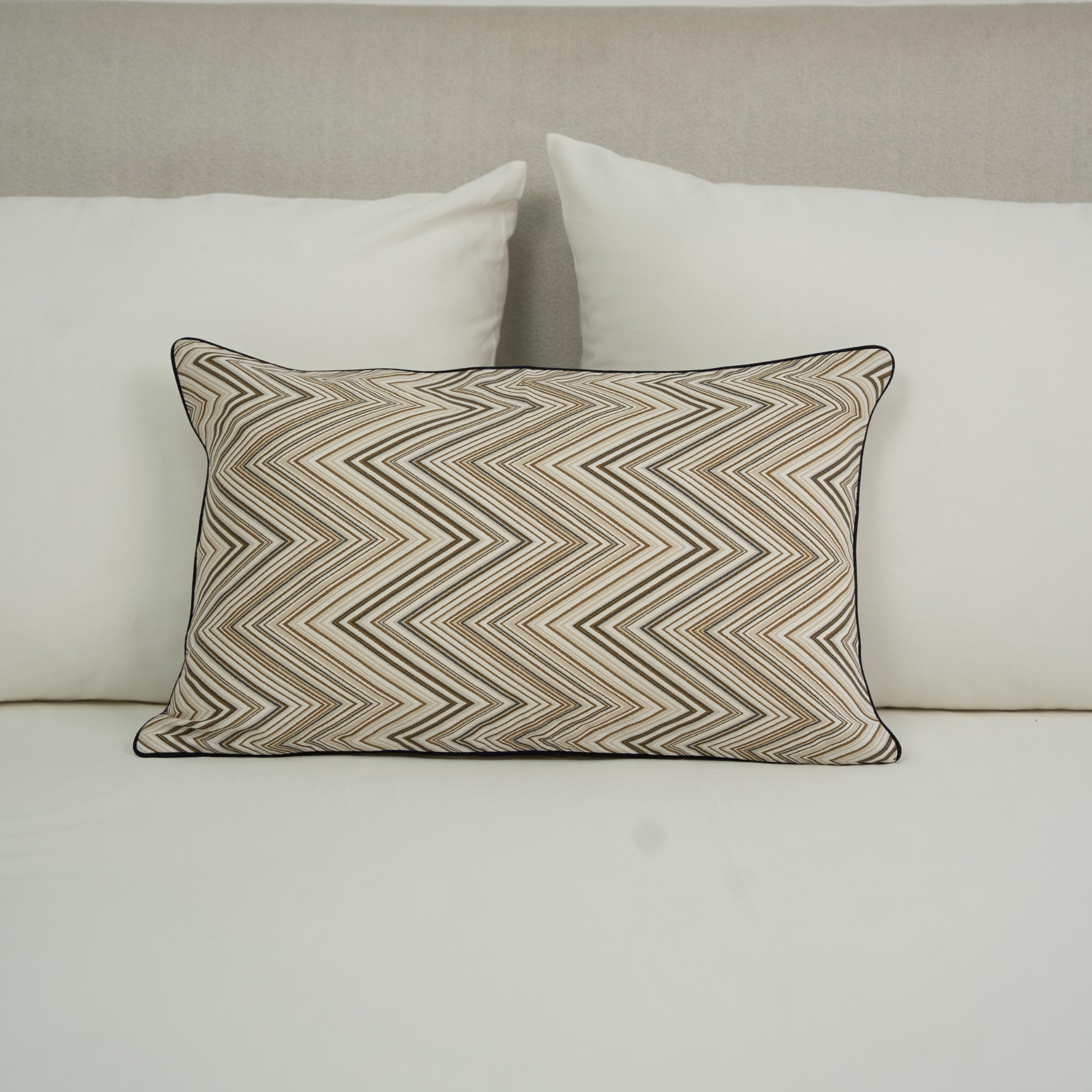 Zyra Pillows & Cushions