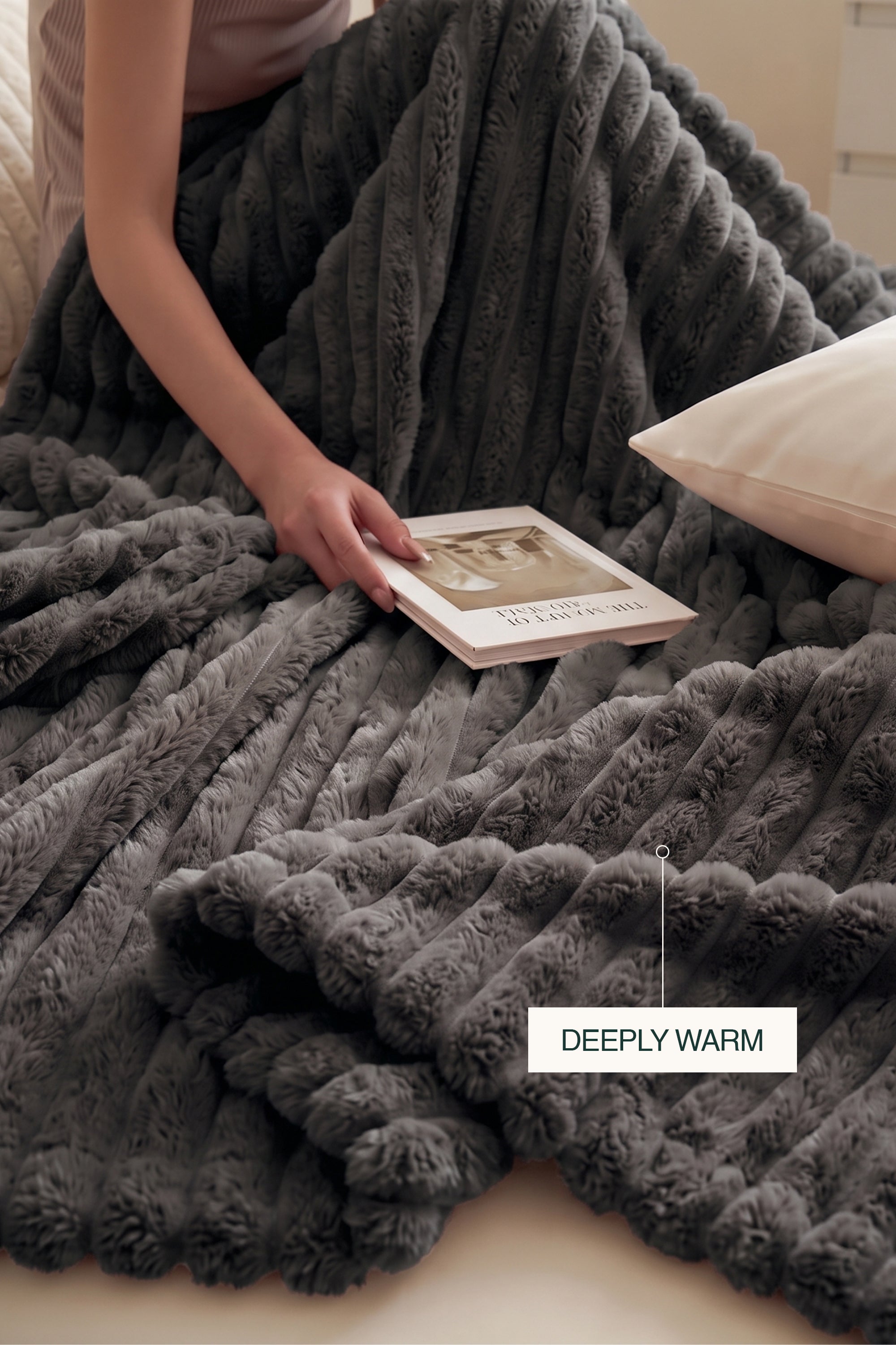 #color_deep charcoal