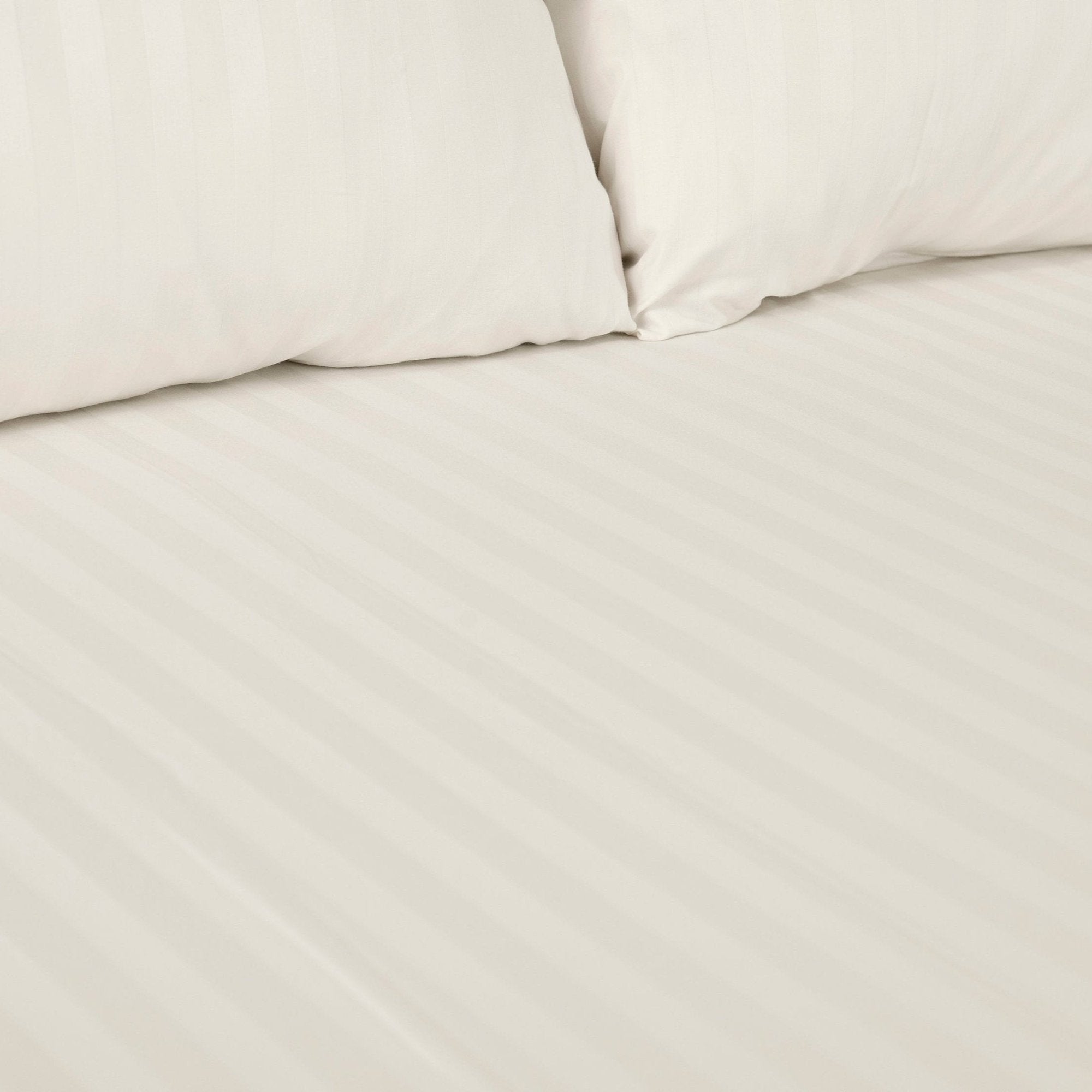 White Stripe Bed Sheet Set