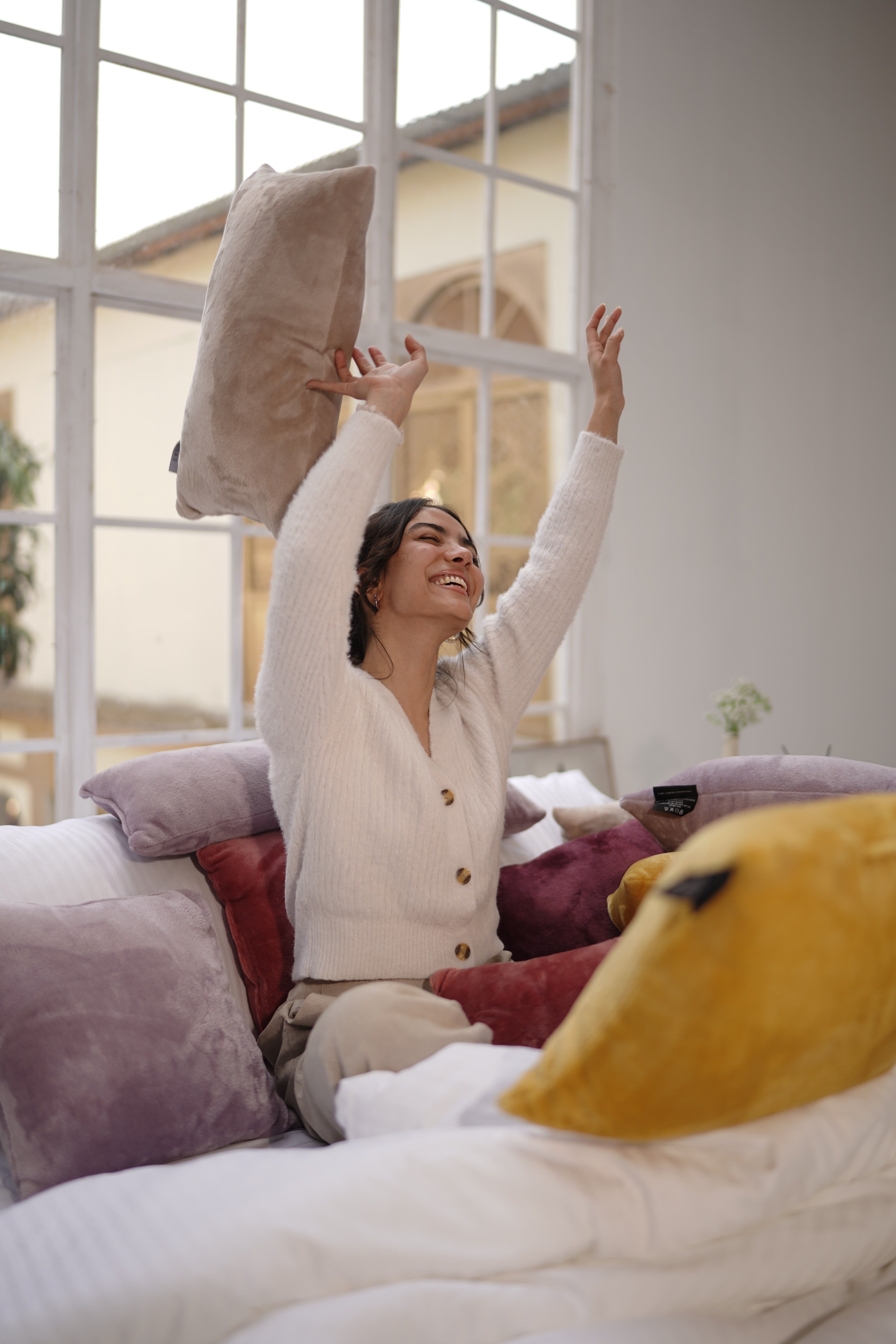 نیوی آلیشان کشن