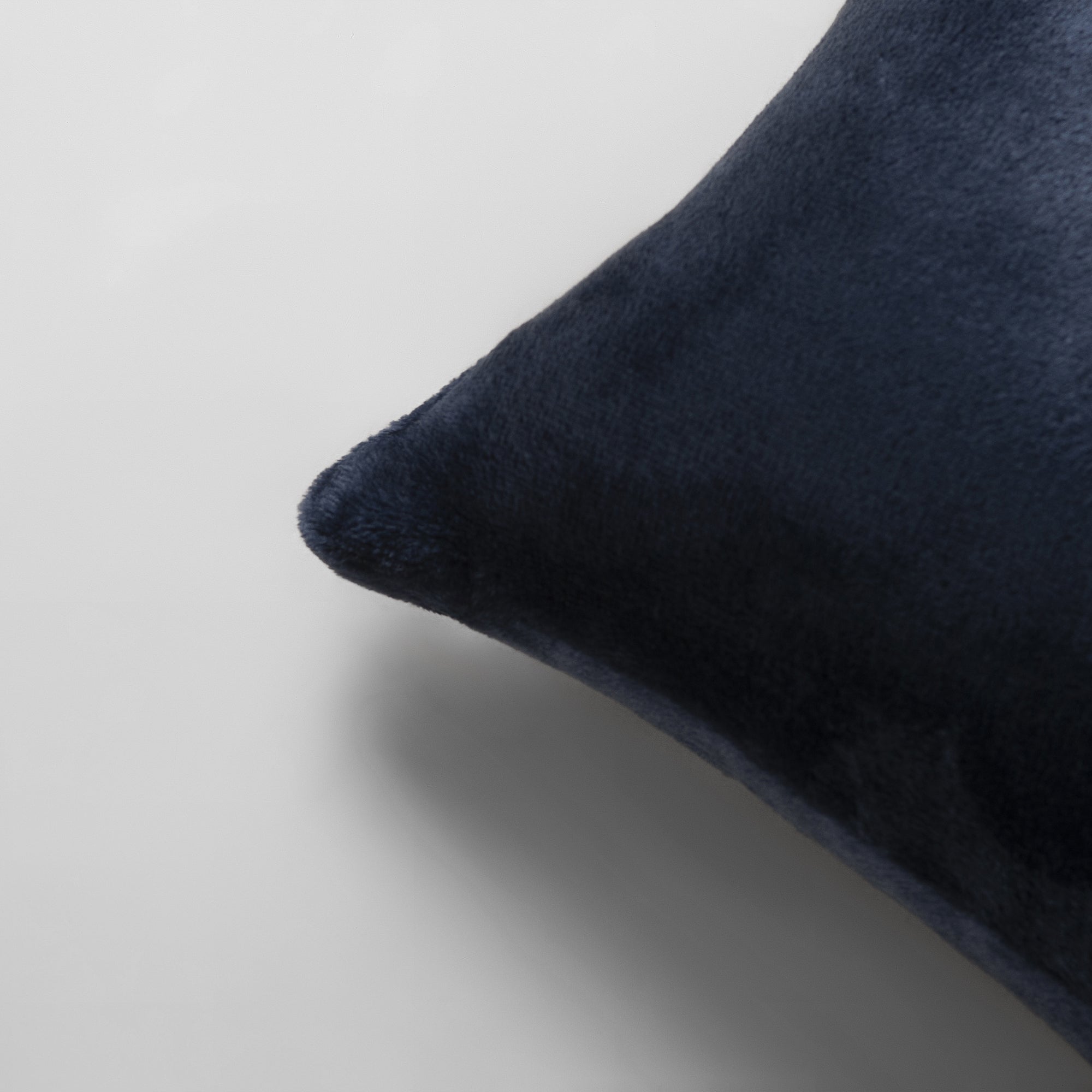 Navy Plush Cushion - THE LINEN COMPANY