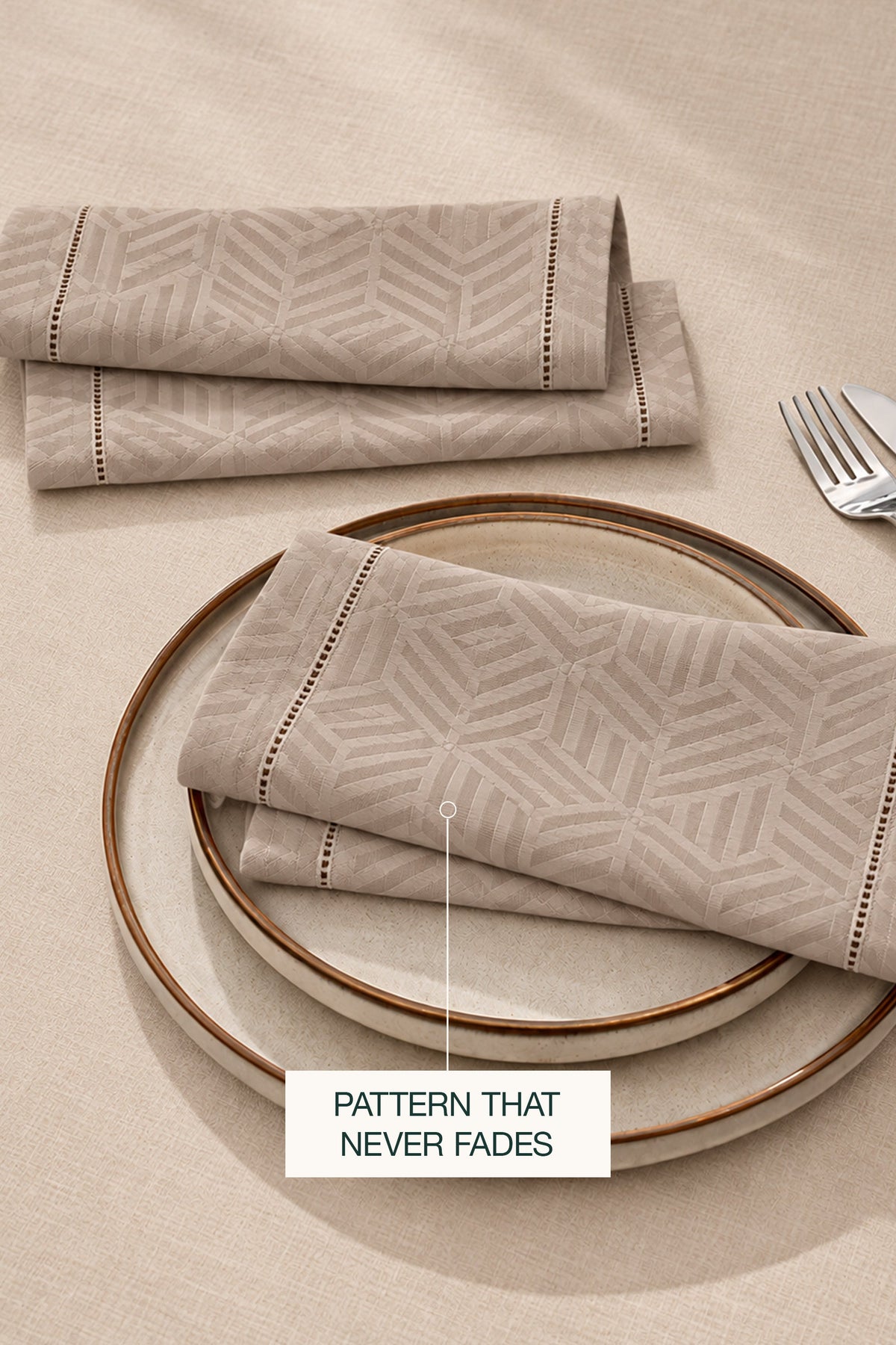 Jacquard napkin in taupe #color_taupe