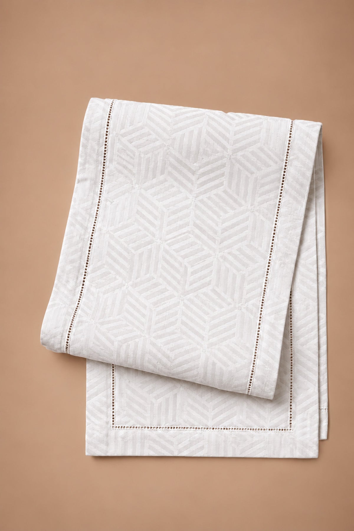 Jacquard table runner in white #color_white