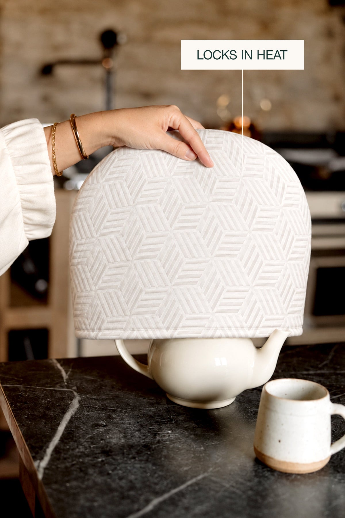 Jacquard tea cozy in white #color_white