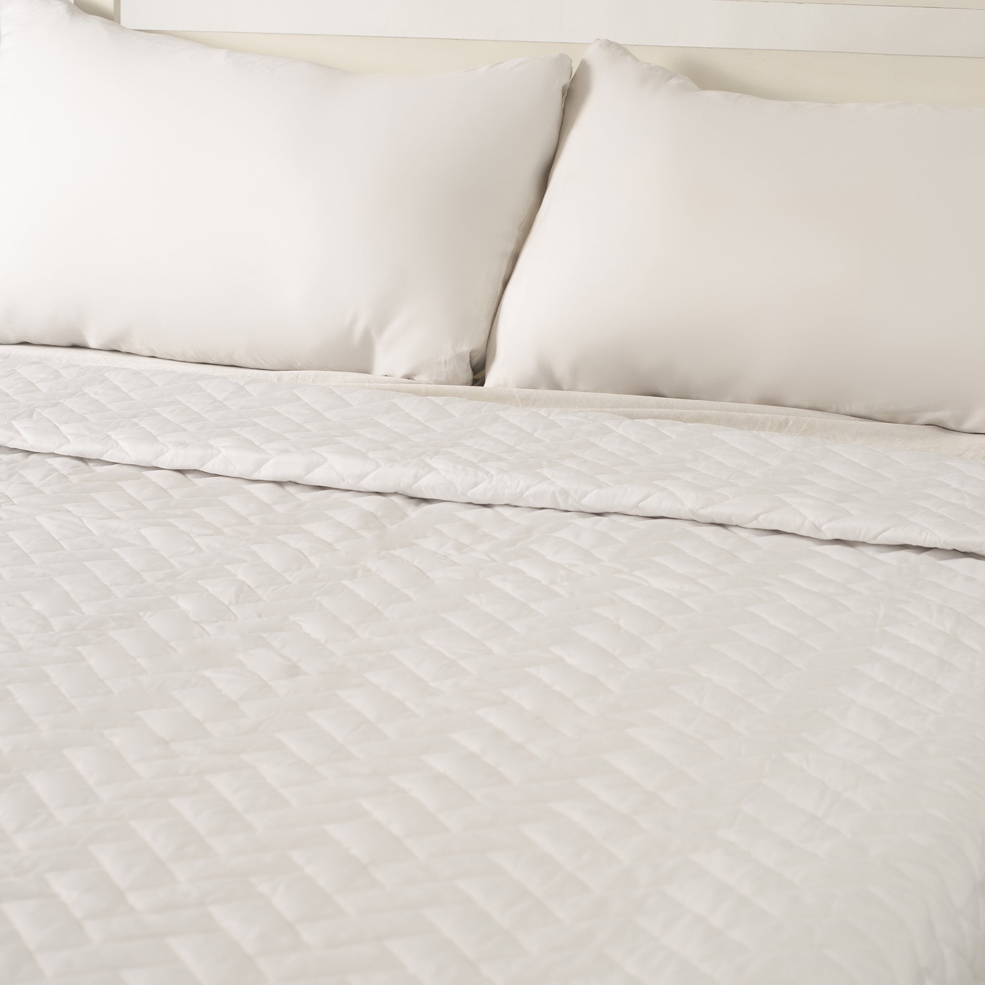 White Bedspread - THE LINEN COMPANY