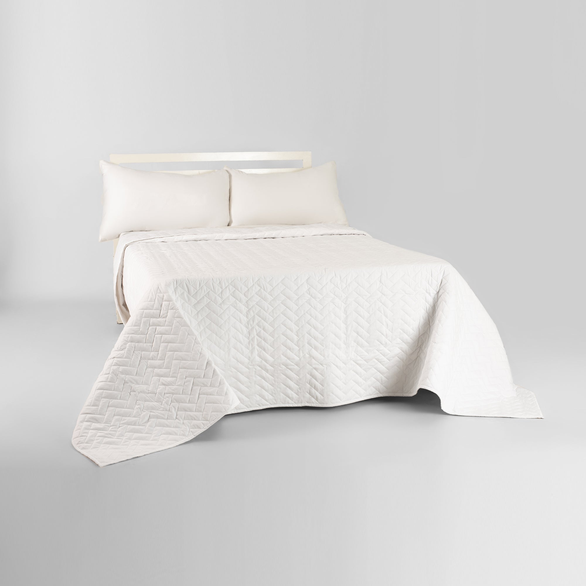 White Bedspread - THE LINEN COMPANY