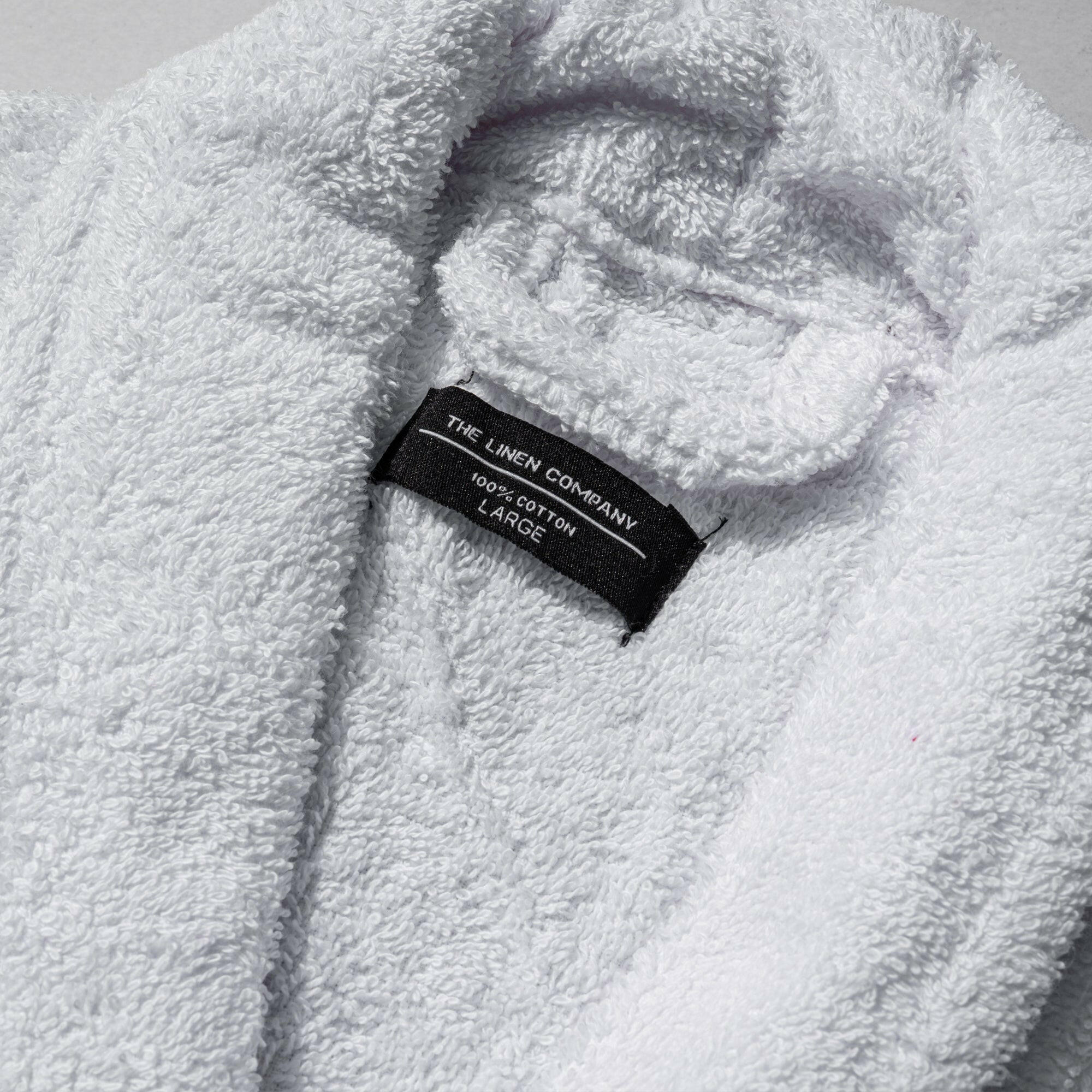 White Collared Bathrobe - THE LINEN COMPANY